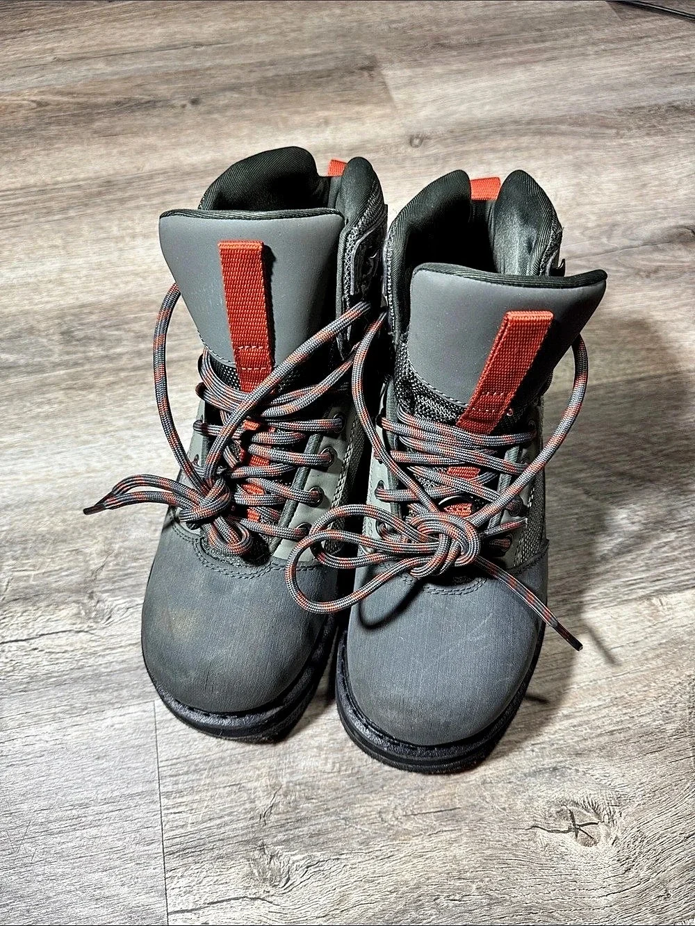Simms Kids Youth Tributary Felt Sole Wading Boots Gray US Size 4 (EUC)